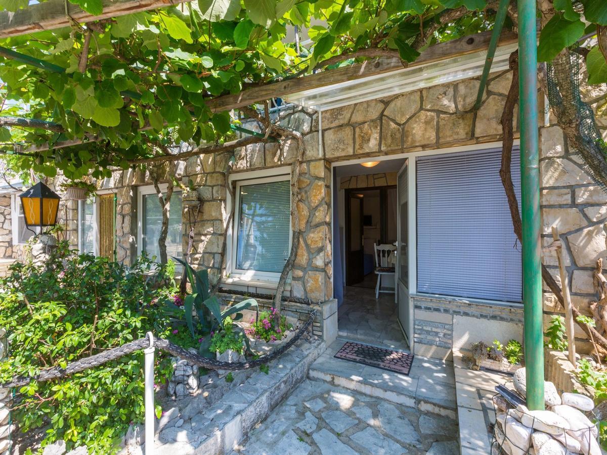 Apartments Susanne Novi Vinodolski Exterior foto