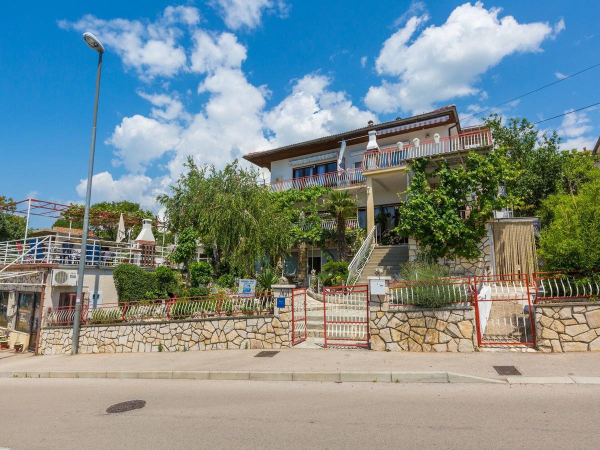Apartments Susanne Novi Vinodolski Exterior foto